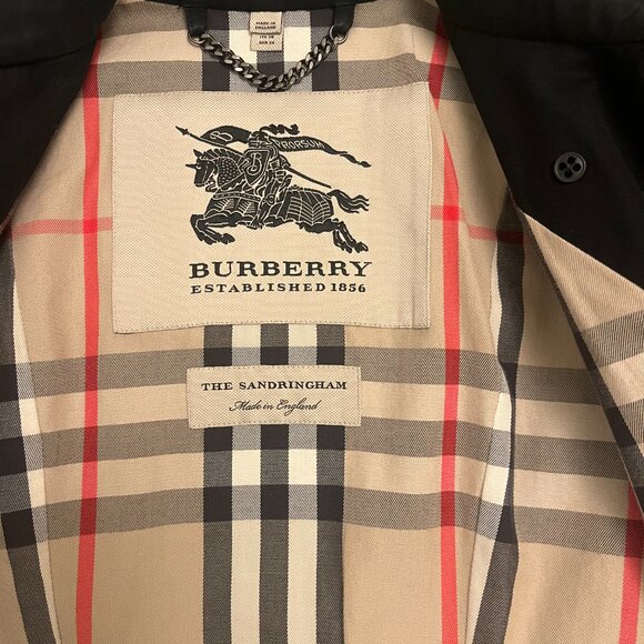 Burberry Heritage Trench Coat. Barely worn. Black. Size 04. - Picture 4 of 5